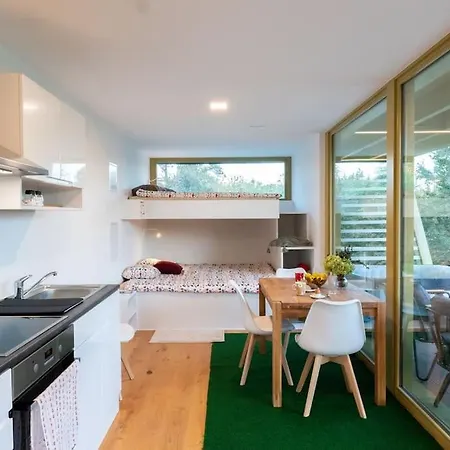 Semesterbostad House Hona Lux *