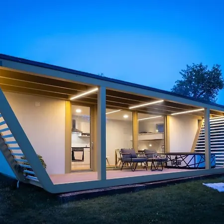 House Hona Lux Velike Lasce