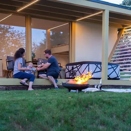 House Hona Lux Velike Lasce