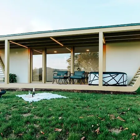 Semesterbostad House Hona Lux